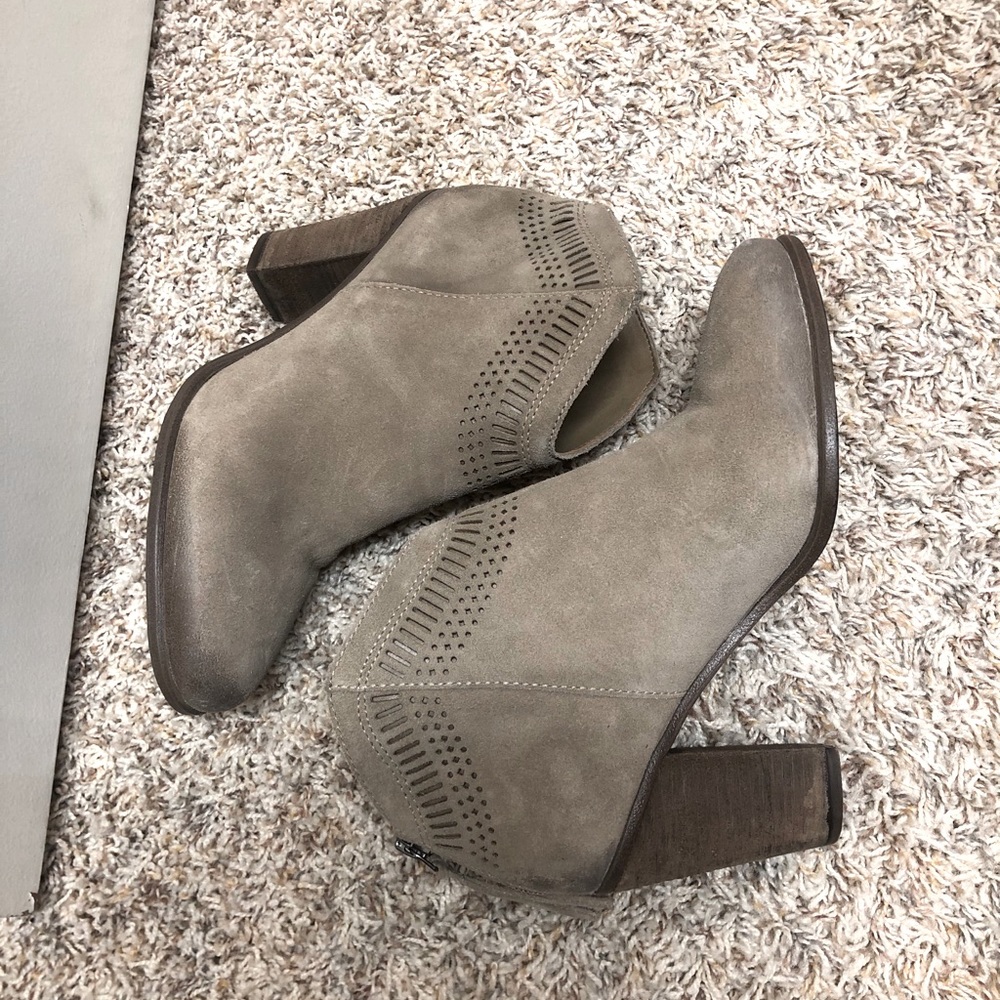 Vince Camuto Western booties